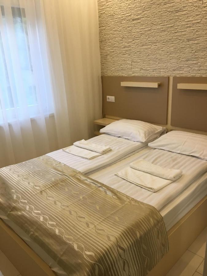 Mosoly Szallashely Szegedin Exterior foto