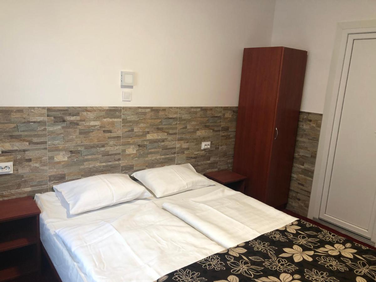 Mosoly Szallashely Szegedin Exterior foto