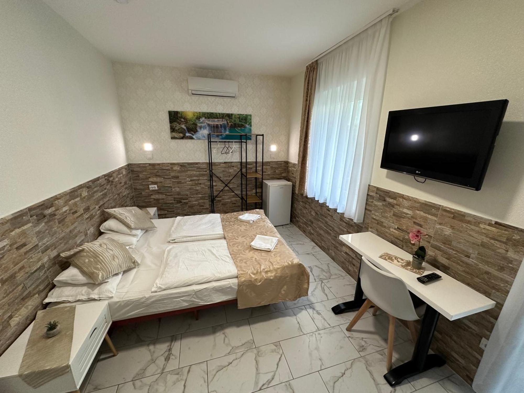 Mosoly Szallashely Szegedin Exterior foto